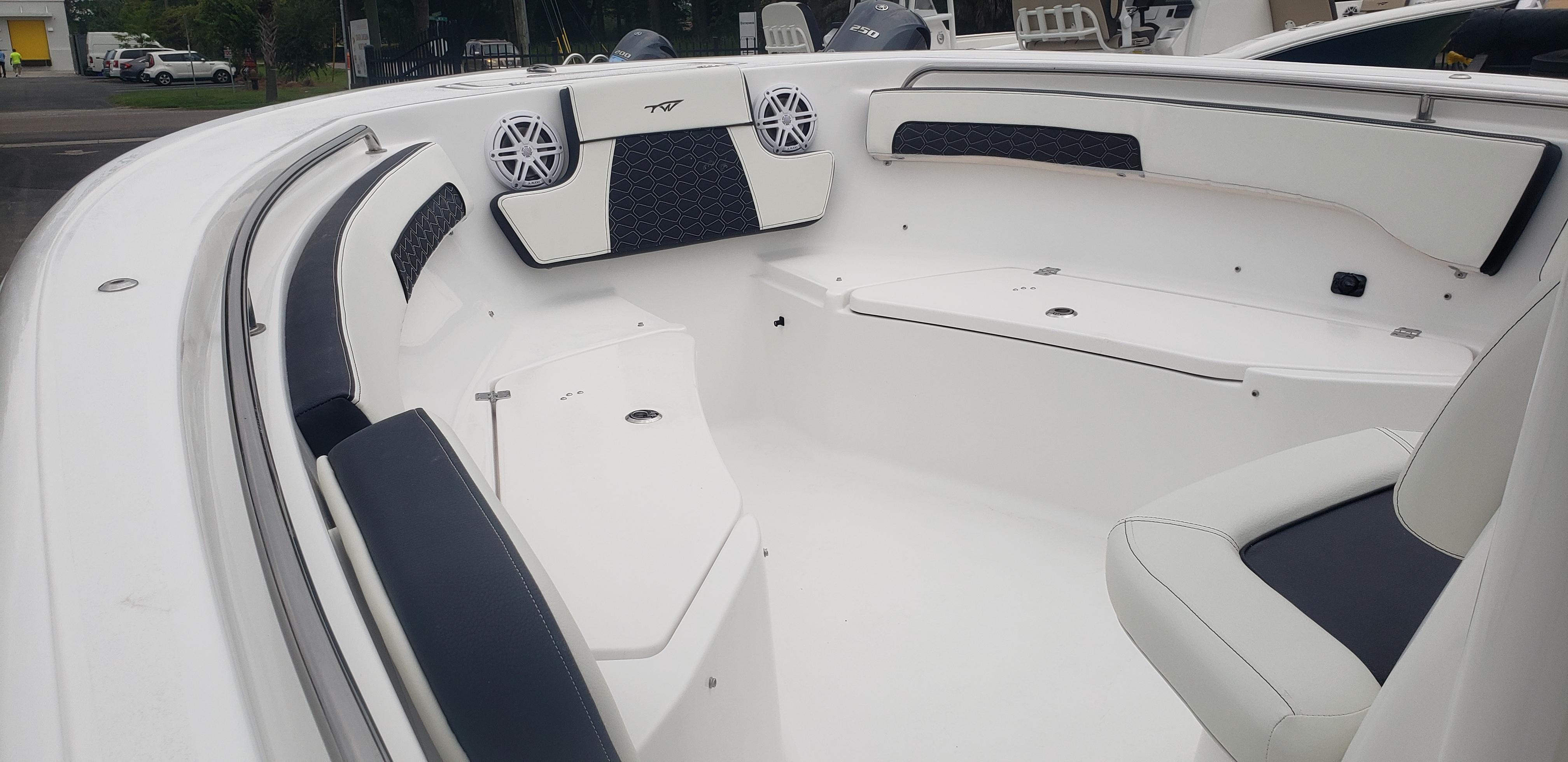 2024 Tidewater 220 CC Adventure Center Console For Sale YachtWorld   8932599 20230701085209828 1 XLARGE 