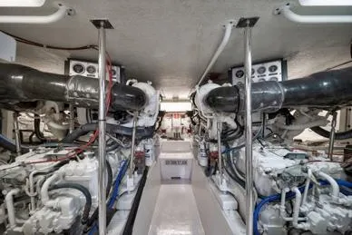 Jen Jen Yacht Photos Pics 