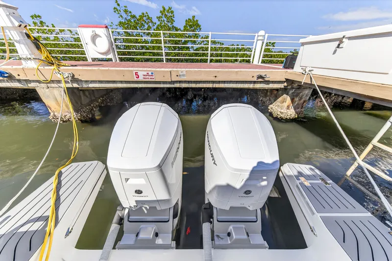 Penny's Escape Yacht Photos Pics 