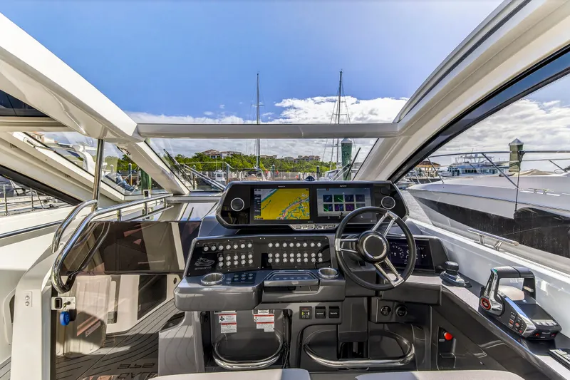 Penny's Escape Yacht Photos Pics 