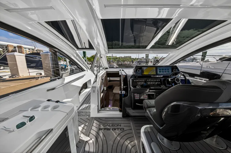 Penny's Escape Yacht Photos Pics Interior of the 2024 Galeon 375 GTO yacht.