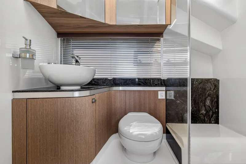 Penny's Escape Yacht Photos Pics 