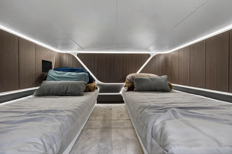 Penny's Escape Yacht Photos Pics 