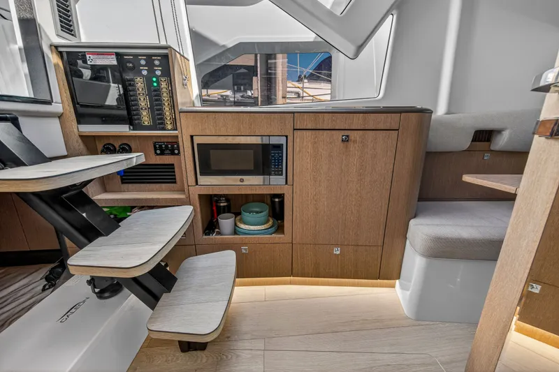 Penny's Escape Yacht Photos Pics 