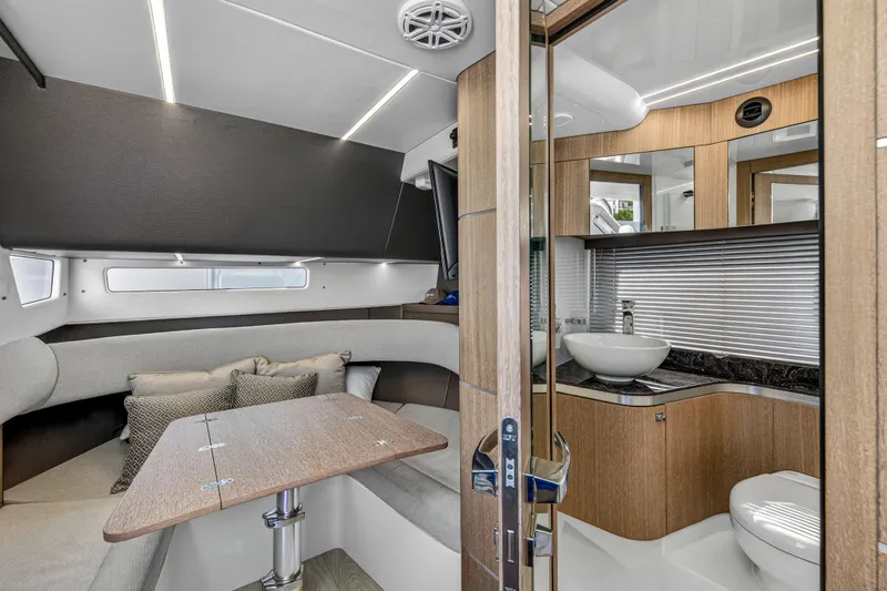 Penny's Escape Yacht Photos Pics 