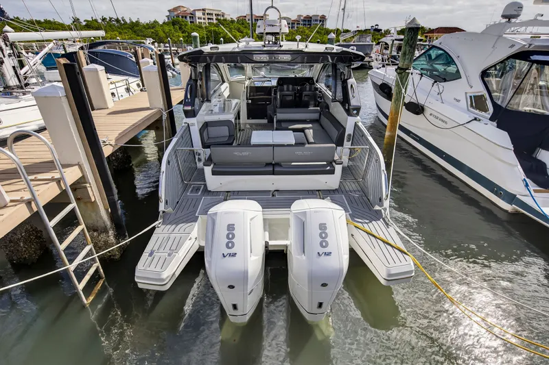 Penny's Escape Yacht Photos Pics 