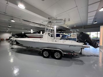 Yellowfin 24 Bay
