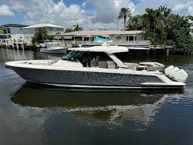  Yacht Photos Pics 2021 TIARA YACHTS 43 LS - Image 5