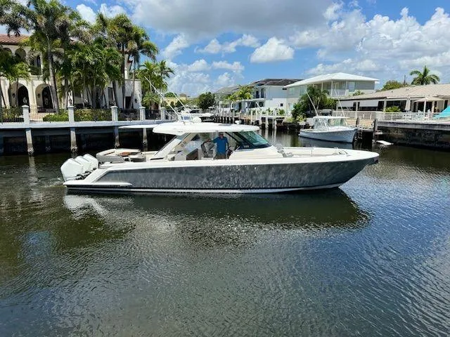  Yacht Photos Pics 2021 Tiara Yachts 43 Ls - Image 1
