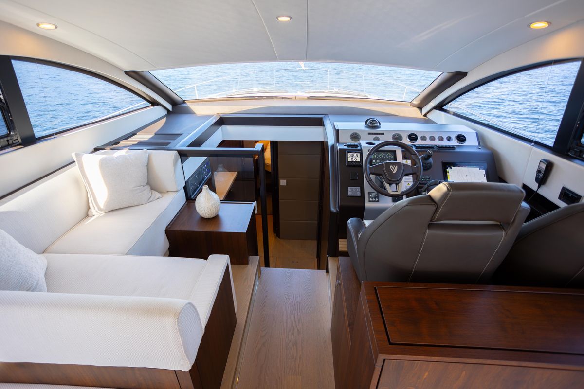 2025 Fairline 50 
