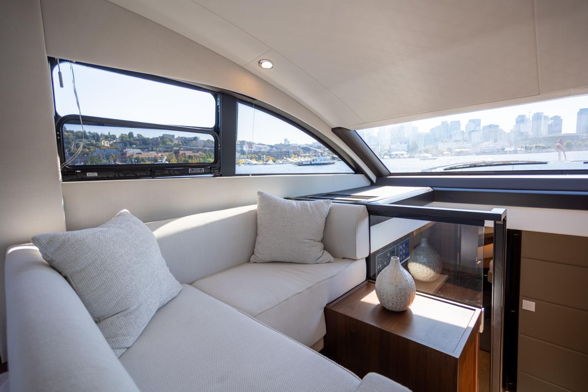 2025 Fairline 50 