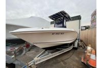 2010 Boston Whaler 220 Outrage