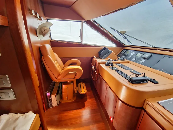  Yacht Photos Pics PHOTO-2023-09-12-19-00-58 7.jpg