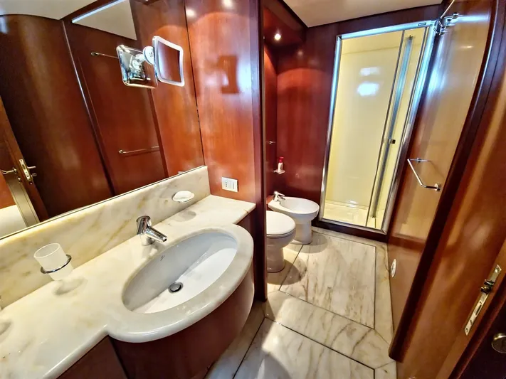  Yacht Photos Pics PHOTO-2023-09-12-19-00-40.jpg