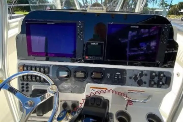  Yacht Photos Pics 2008 Hydra-Sports Vector 2900 CC dashboard with navigation screens and controls.