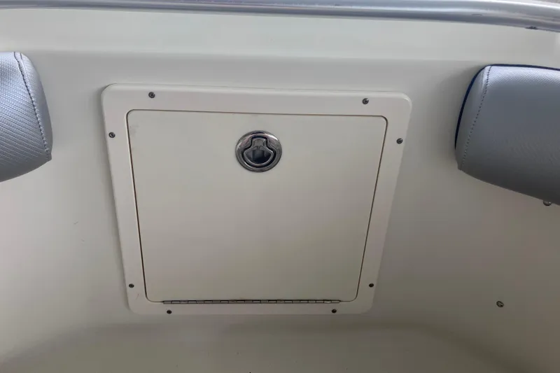  Yacht Photos Pics 2008 Hydra-Sports Vector 2900 CC storage compartment with cushioned seating.