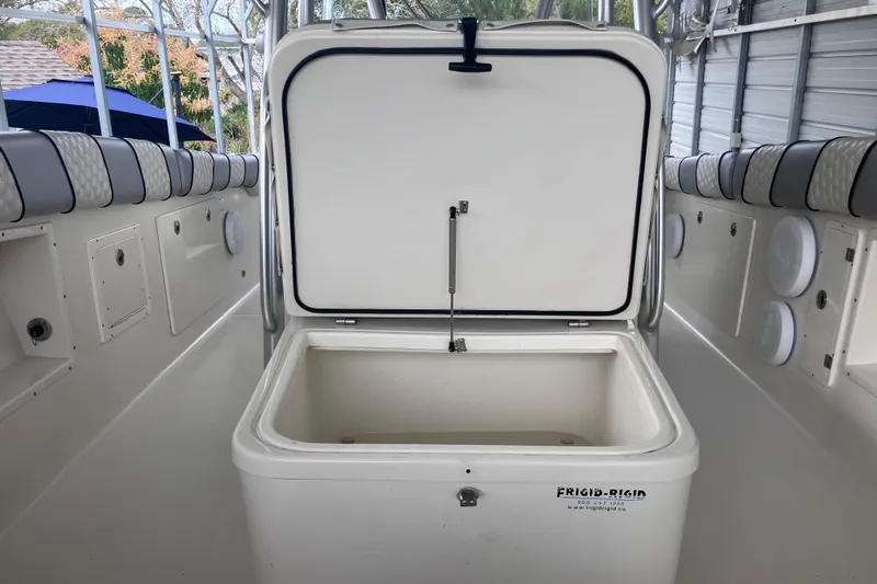  Yacht Photos Pics 2008 Hydra-Sports Vector 2900 CC boat interior with open storage compartment.