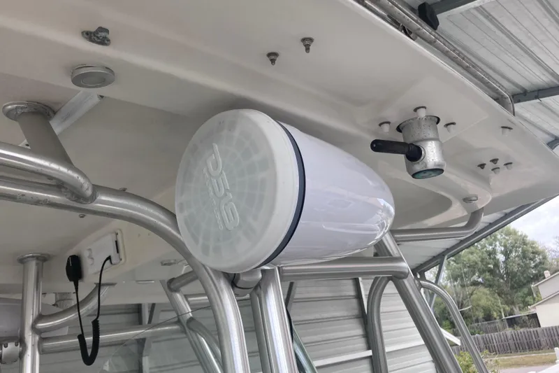  Yacht Photos Pics 2008 Hydra-Sports Vector 2900 CC boat with mounted speaker and rod holder.