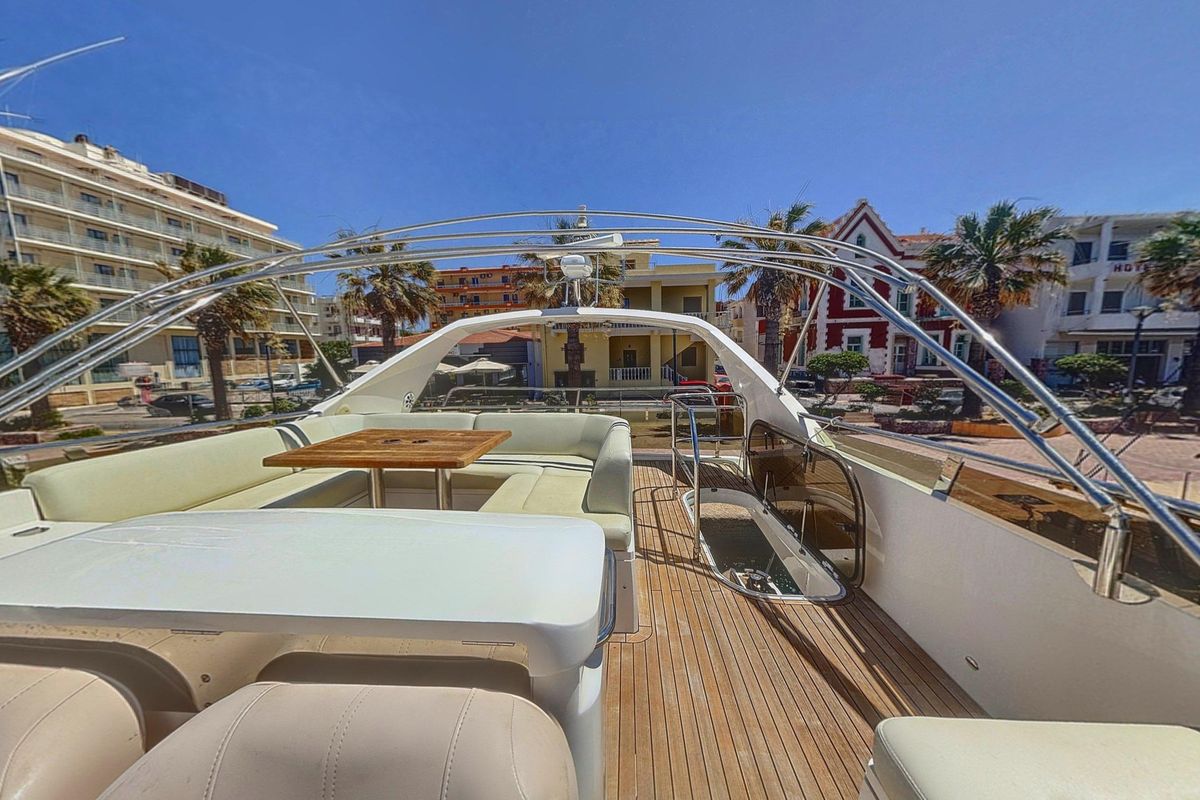 2010 Princess 62 