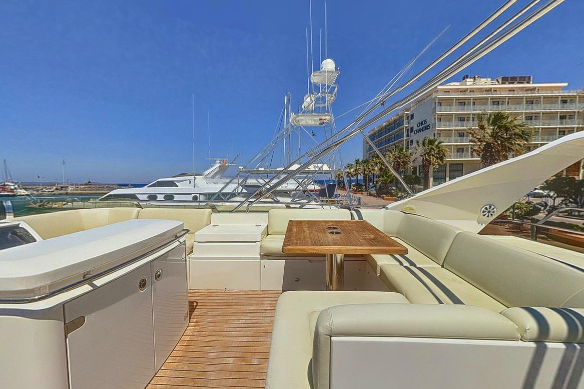 2010 Princess 62 