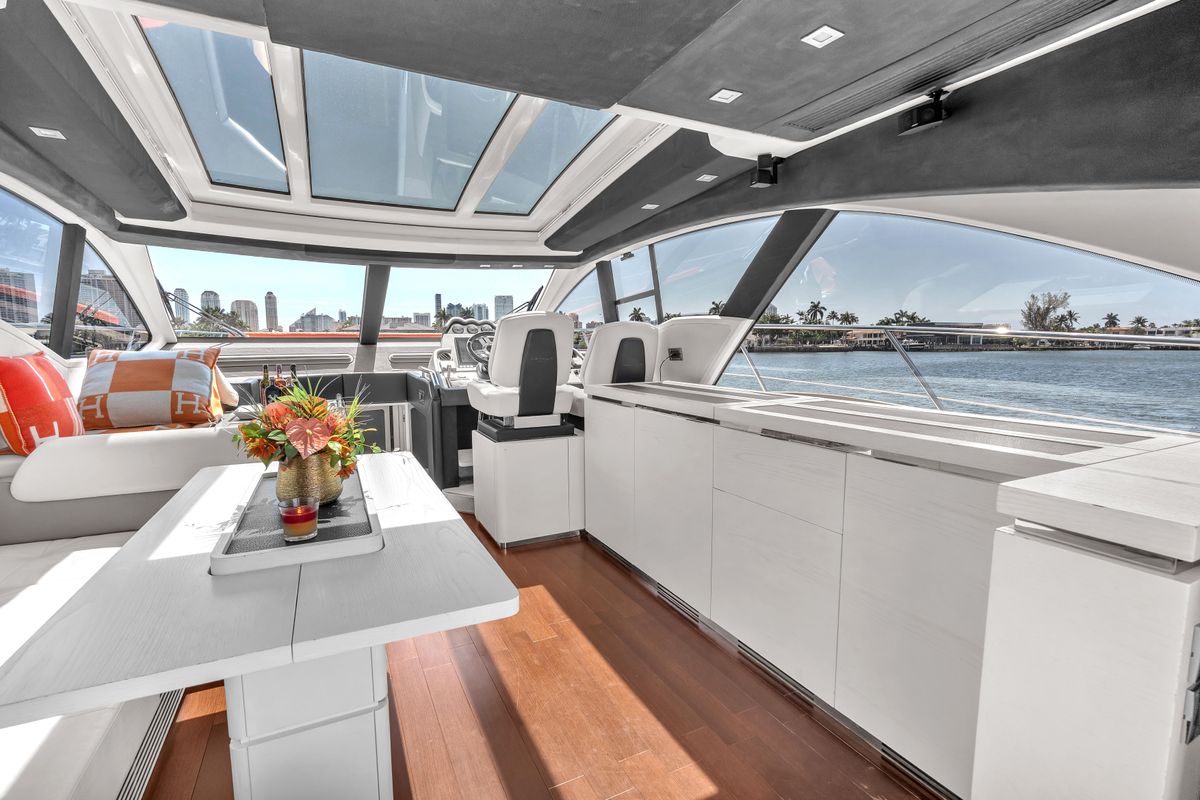 2015 Azimut 55 