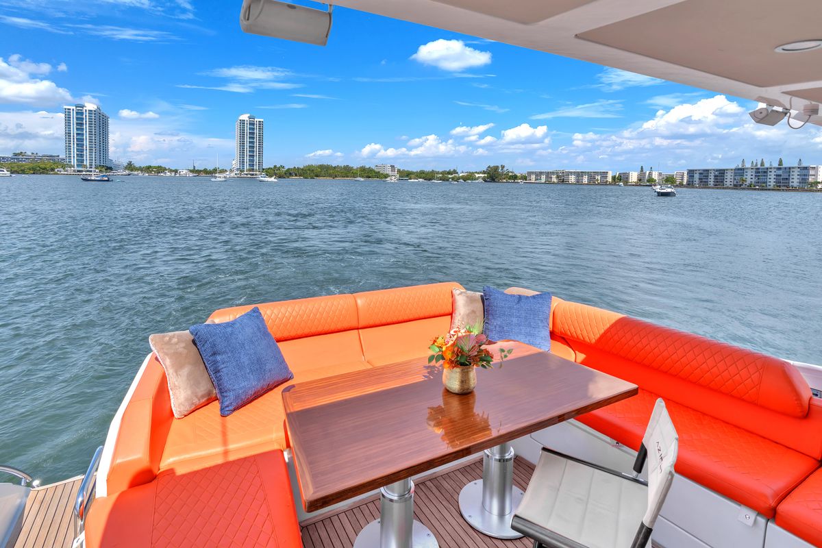 2015 Azimut 55 
