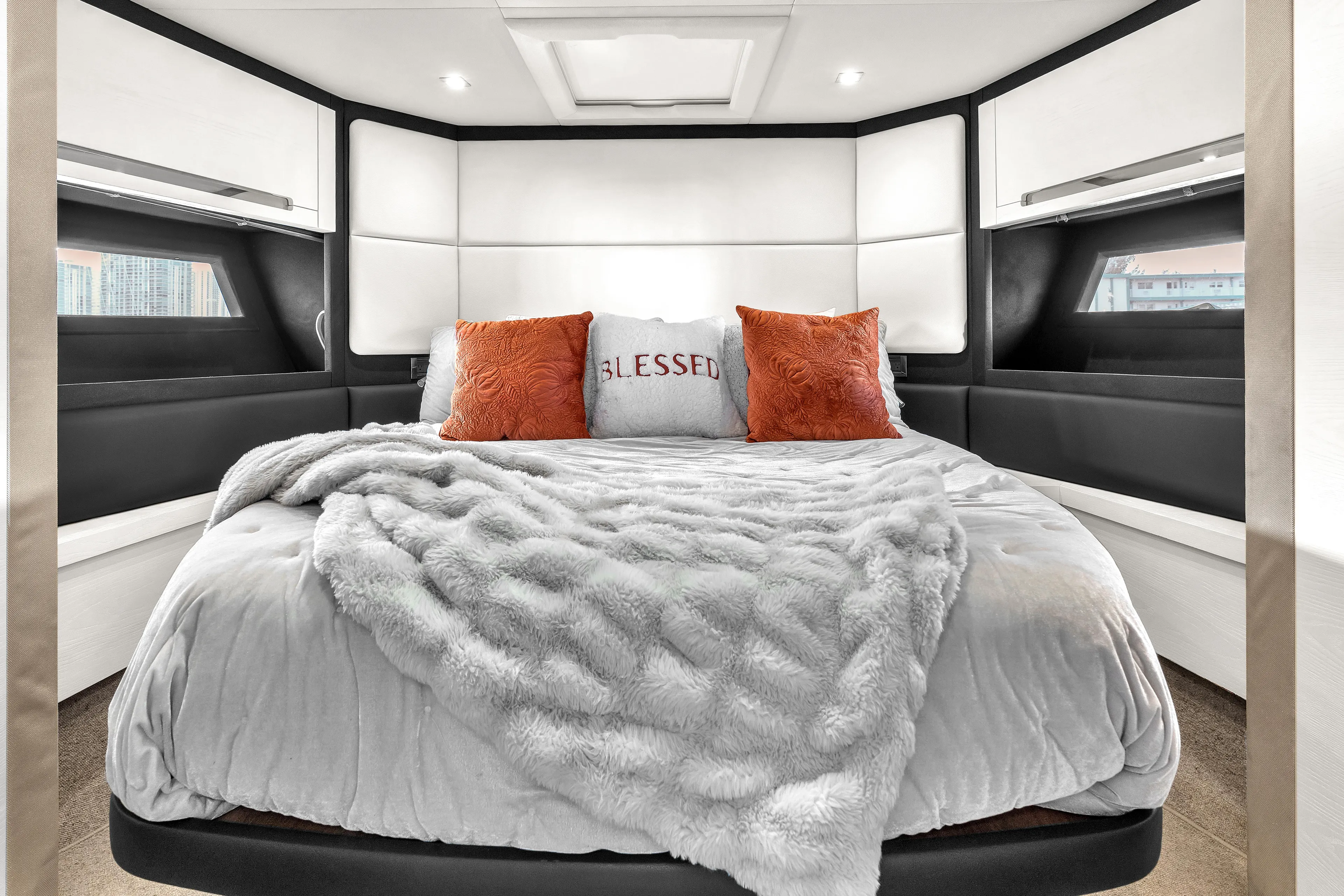 Perfect Storm Yacht Photos Pics 