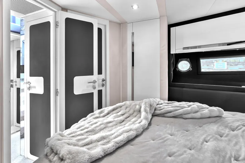 Perfect Storm Yacht Photos Pics 