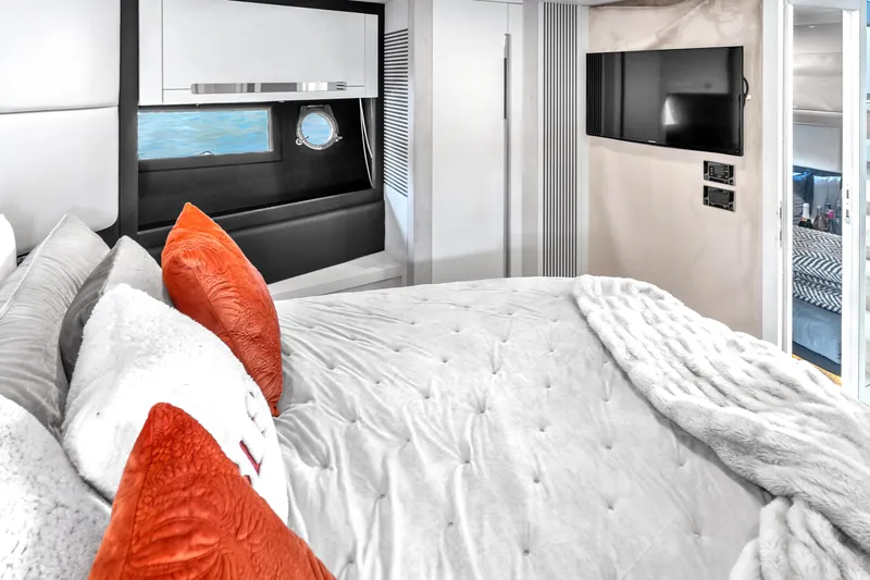 Perfect Storm Yacht Photos Pics 