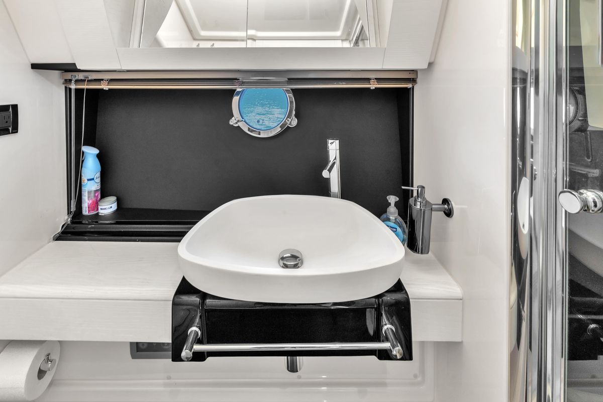 2015 Azimut 55 