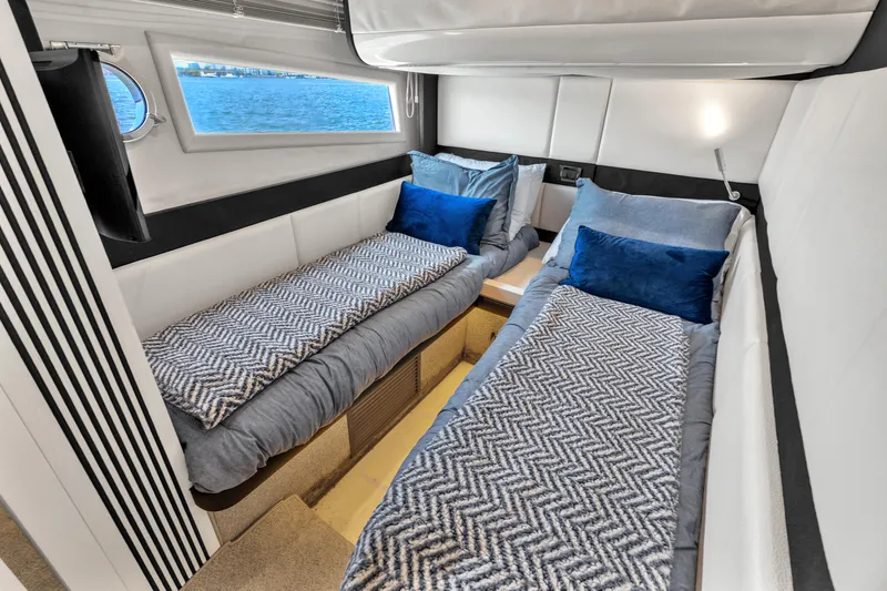 Perfect Storm Yacht Photos Pics 