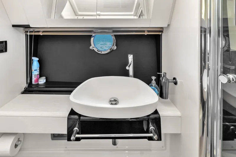 Perfect Storm Yacht Photos Pics 