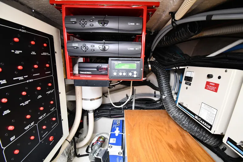  Yacht Photos Pics Electrical control panel and equipment in 1995 Sea Ray 630 Sundancer yacht.