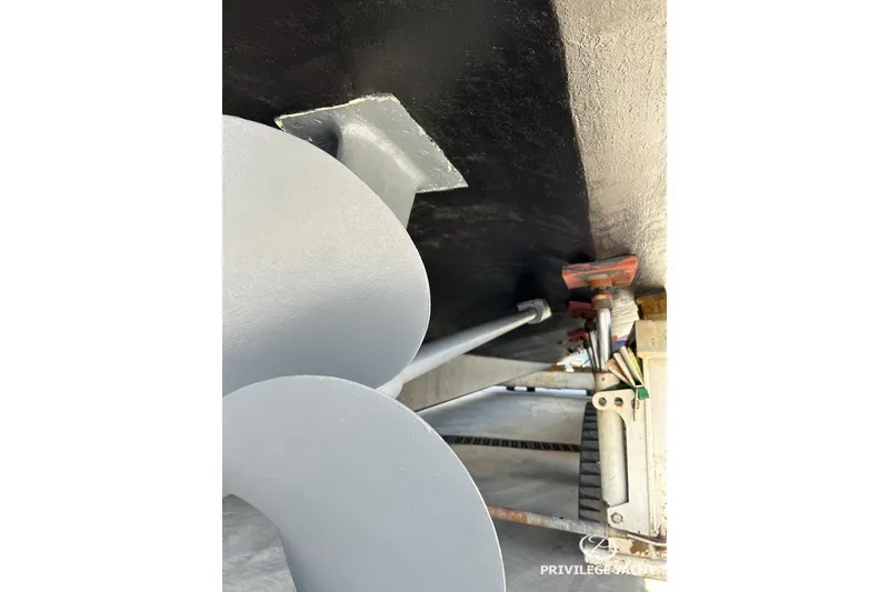  Yacht Photos Pics Close-up of Monte Fino 76 yacht propeller and hull, 2006 model.