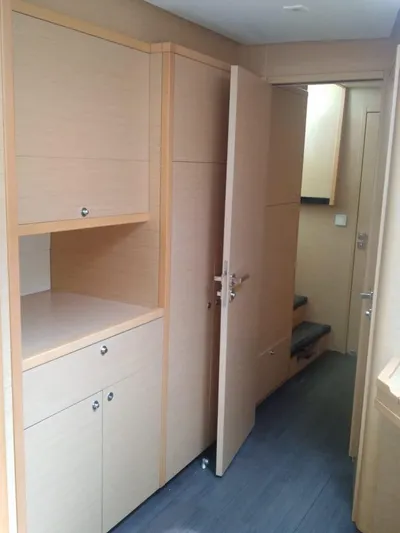 Jema II Yacht Photos Pics Cabin View (2)