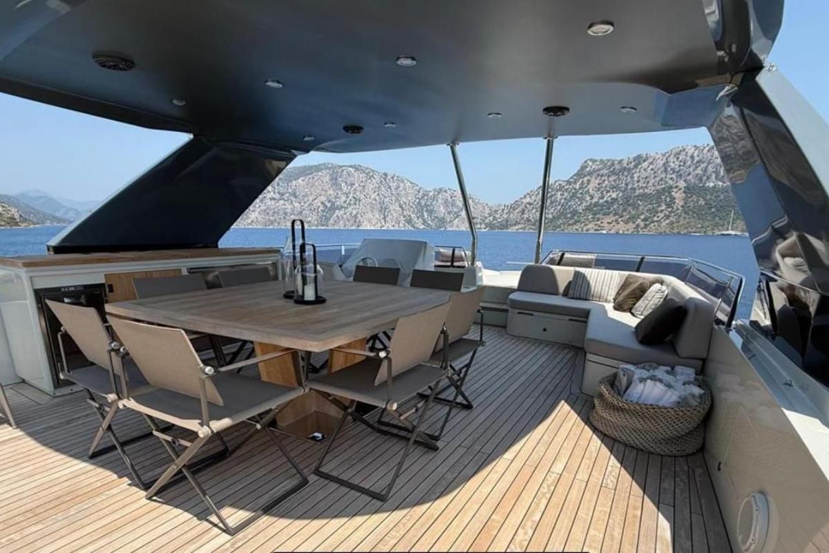 2022 Numarine 74 