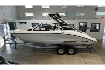 Yamaha Boats AR250