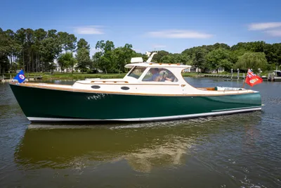 Hinckley Picnic Boat Classic