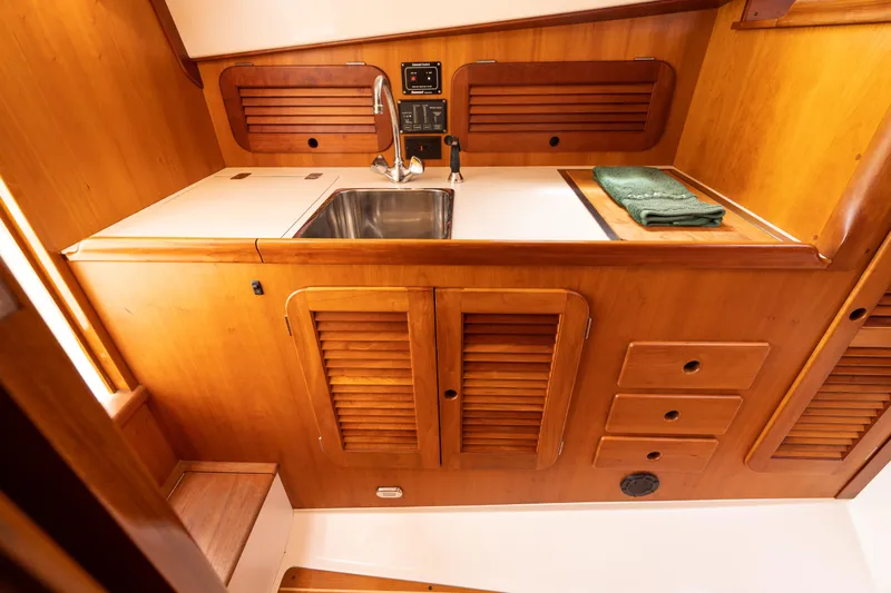 Galavant Yacht Photos Pics 