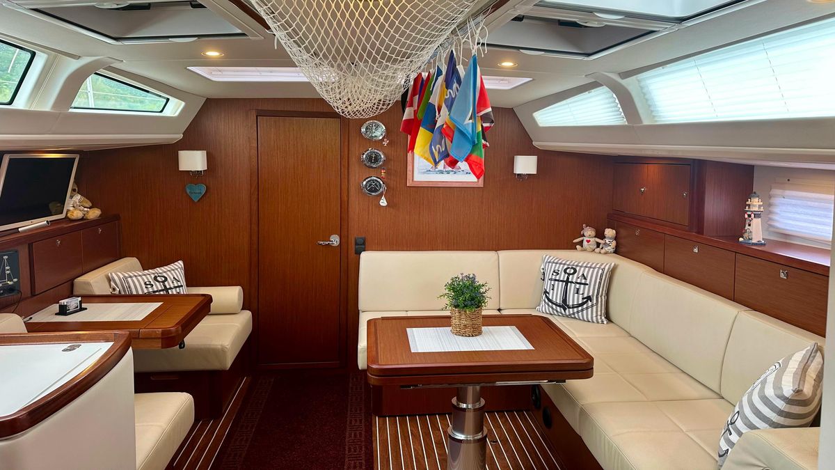 2021 Bavaria 46 
