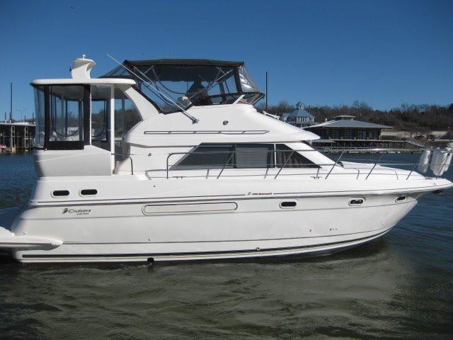 1999 cruisers yachts 3750