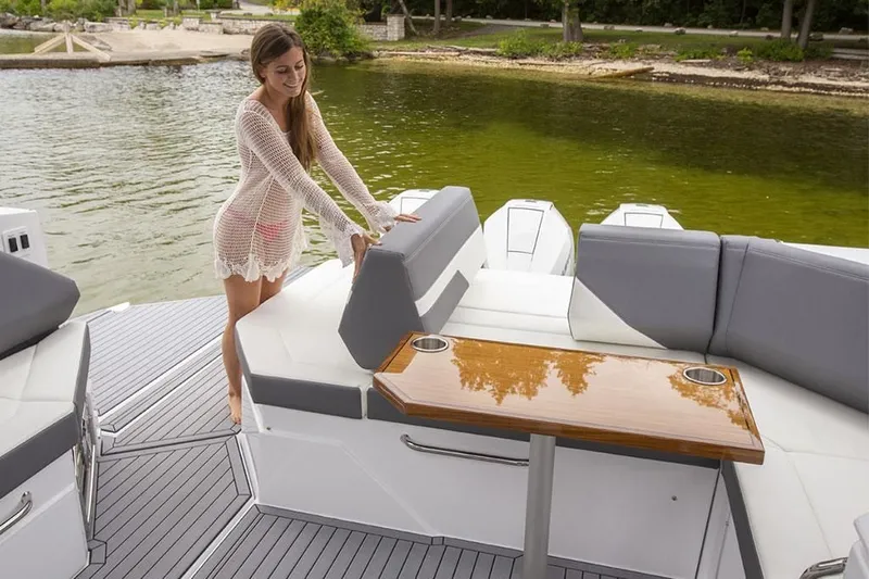  Yacht Photos Pics 2023-Cruisers-Yachts-38-GLS-I/O-MarineMax