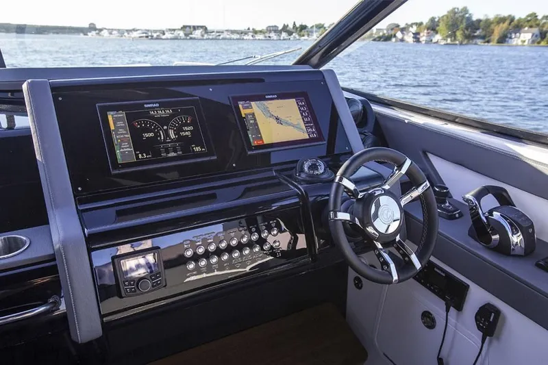  Yacht Photos Pics 2023-Cruisers-Yachts-38-GLS-I/O-MarineMax