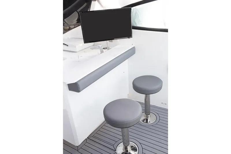  Yacht Photos Pics 2023-Cruisers-Yachts-38-GLS-I/O-MarineMax