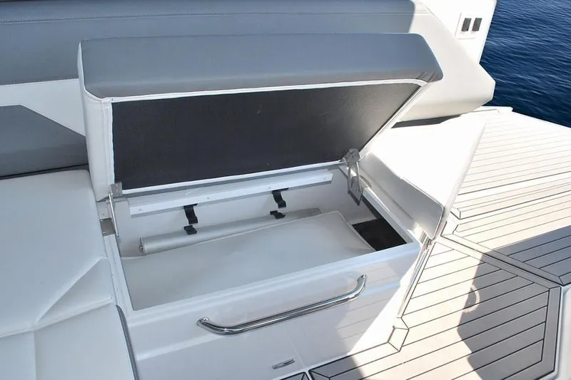  Yacht Photos Pics 2023-Cruisers-Yachts-38-GLS-I/O-MarineMax