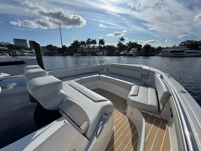  Yacht Photos Pics 2025 TIARA YACHTS 48 LS - Image 9