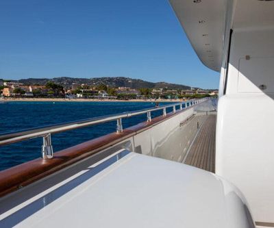 Yacht