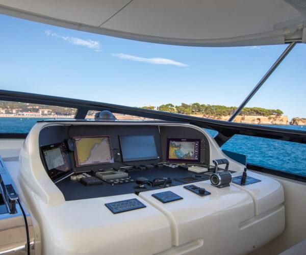 2009 Maiora 106 