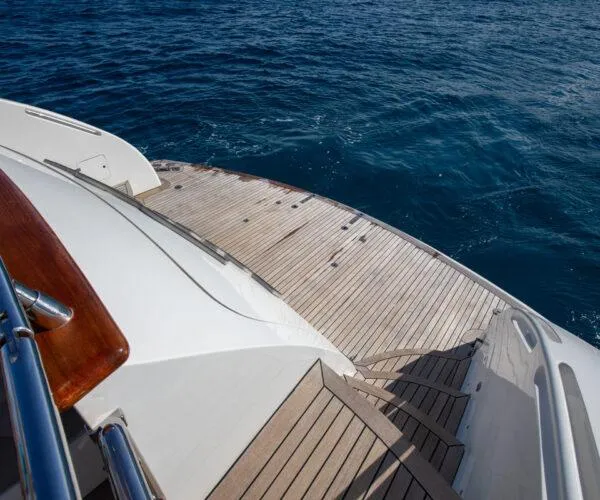  Yacht Photos Pics Luxury yacht Maiora 31DP 2009, featuring elegant teak deck and ocean view.
