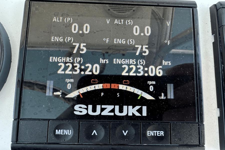 2020 Dusky 33 Open Fisherman